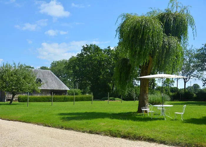 Le Malis - Charming Half-timbered Family House With Large Garden Ferienhaus