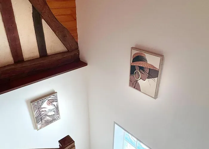 Le Malis - Charming Half-timbered Family House With Large Garden Ferienhaus *