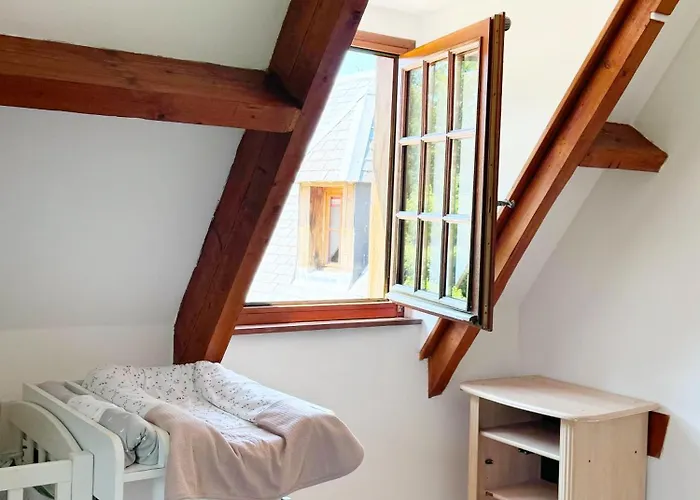 Le Malis - Charming Half-timbered Family House With Large Garden Ferienhaus *